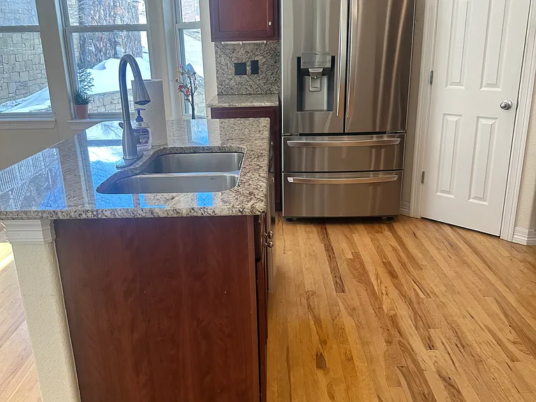 692 Louis Dr — Photo 15