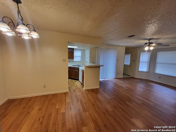 5th image of 6350 Cambridge Dr APT 2