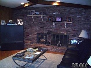 Family Room w/Fireplace