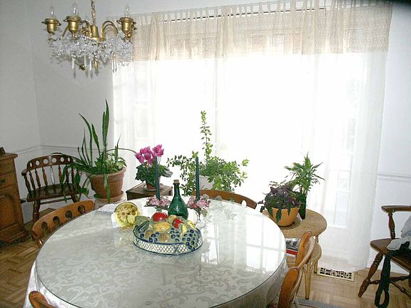dining w/french doors
