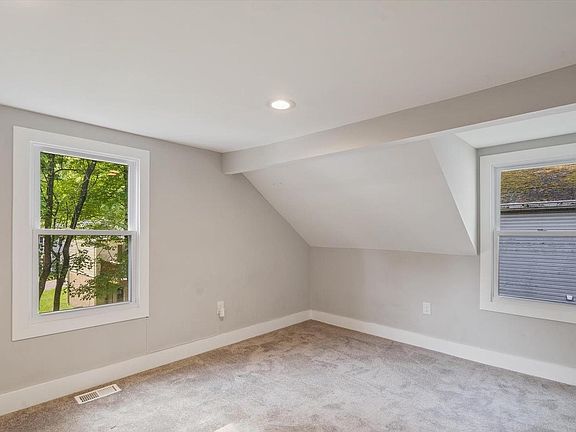 5th image of 1104 Capitol Heights Blvd