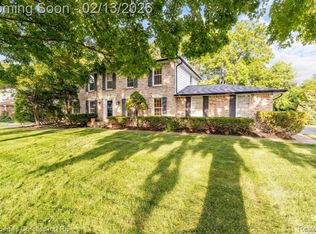 3014 Caswell Dr, Troy, MI 48084