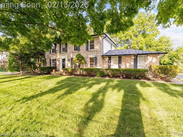 3014 Caswell Dr, Troy, MI 48084