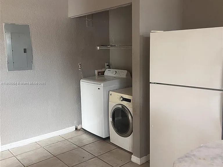 571 NE 136th St #571 — Photo 3