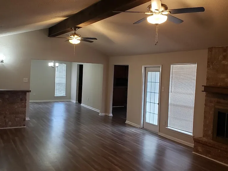 4902 Chatfield Dr — Photo 6