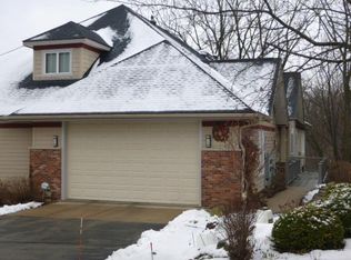 3041 Old Creek Rd, Middleton, WI 53562