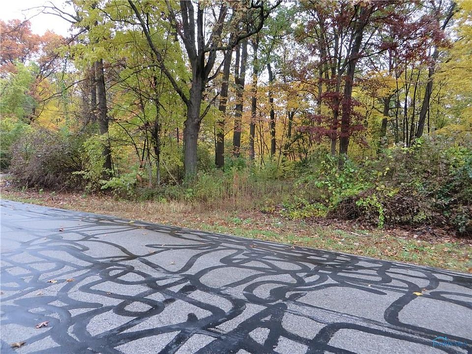 2nd image of 8361 Larch Rd