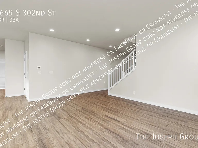 5669 S 302nd St — Photo 7