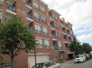 3 Greenwich Dr APT 90, Jersey City, NJ 07305