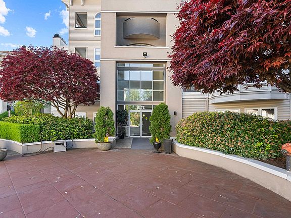 3rd image of 3172 Gladwin Rd #206