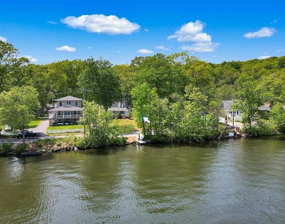 39 Lake Dr, East Hampton, CT 06424 MLS 170570628 Zillow