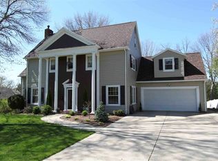 546 Sunset Rd, Waterloo, IA 50701