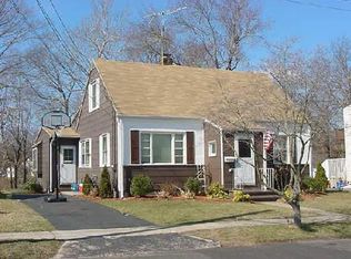 193 Arbor Dr, Winchester Center, CT 06094