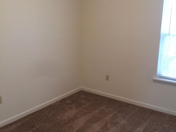 5th image of 412 Jason Dr