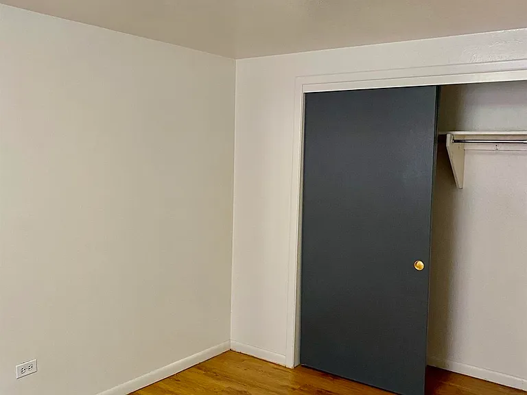 1355 Monroe St Apartments — Photo 16