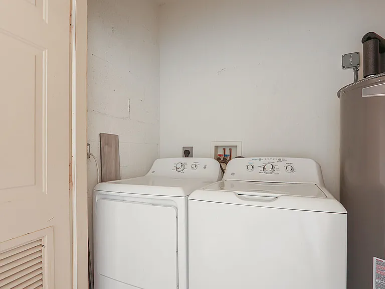 8031 Carnoustie Pl #A — Photo 25