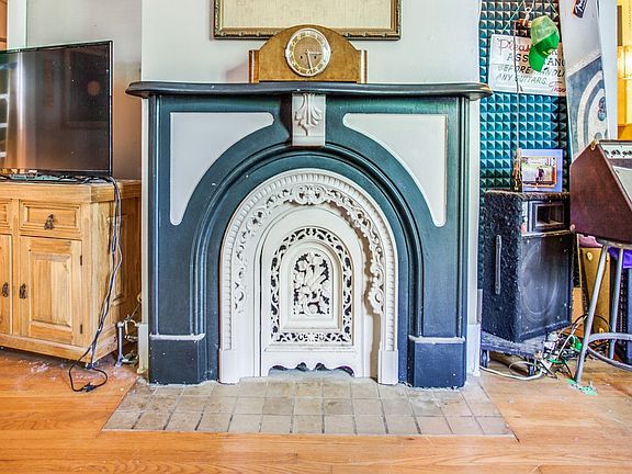 4th image of 502 E Mulberry Ave