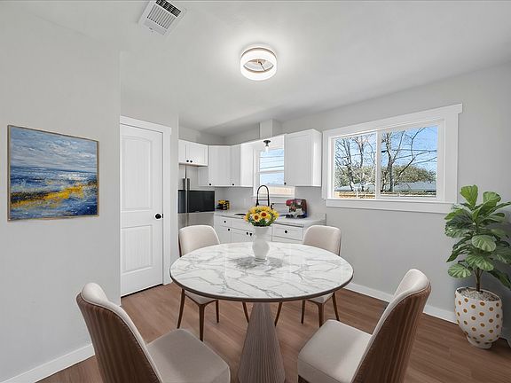 4th image of 105 Shirley Dr