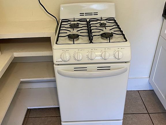 5th image of 519 E Charles St APT 3