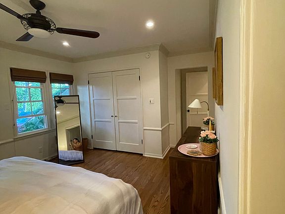3rd image of 9381 Charleville Blvd