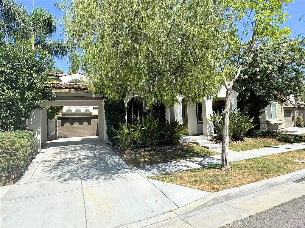 4 bed, 2607 sqft, $3,700 — Photo 2