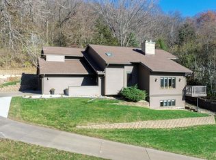 276 Pleasant Hill Dr, Winona, MN 55987