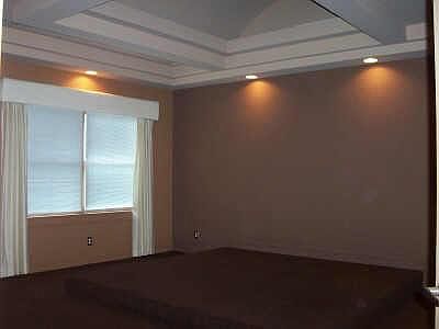 3rd image of 6046 N Indianola Ave