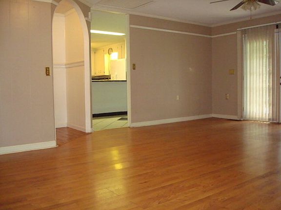 5th image of 119 Walnut Dr