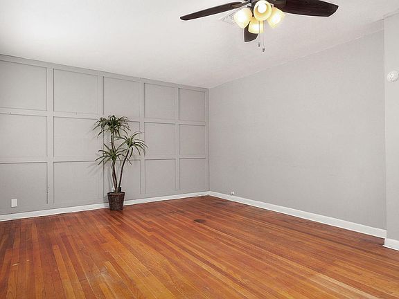 4th image of 3805 Meadowlake Rd