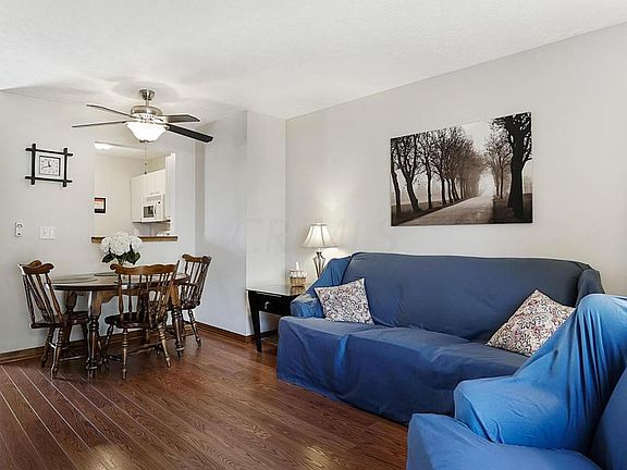 5th image of 1673 Blackhorse Ln
