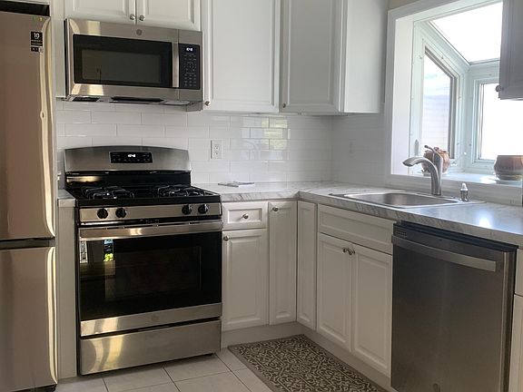 3rd image of 290 Weed Ave #2F