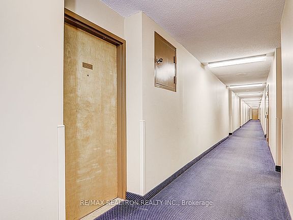 4th image of 3050 Ellesmere Rd #1701