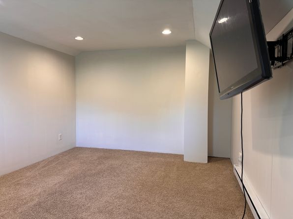 209 Pinetree Ct