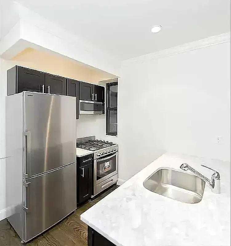 323 East 78th Street — Photo 2