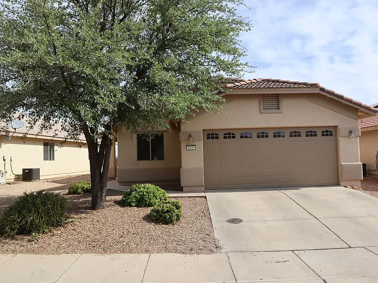 4529 Big Bend St — Photo 1