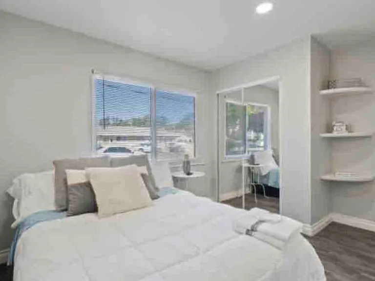 E Clara St — Photo 6