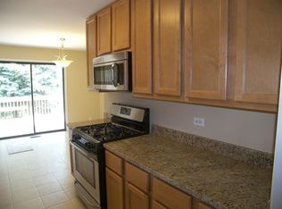 1051 Tennessee Ln, Elk Grove Village, IL 60007