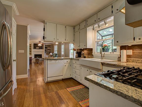3rd image of 285 Sea Holly Cir