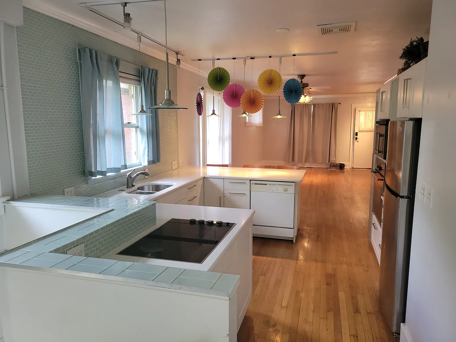4 bed, 1500 sqft, $3,200 — Photo 3
