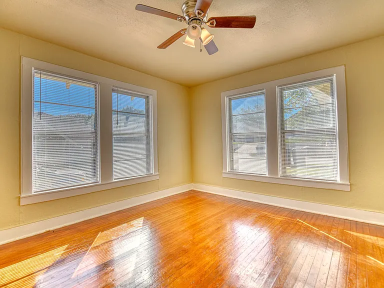 1559 Vermont Ave — Photo 6