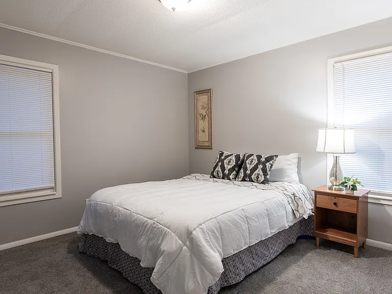 2060 Winewood Dr — Photo 6