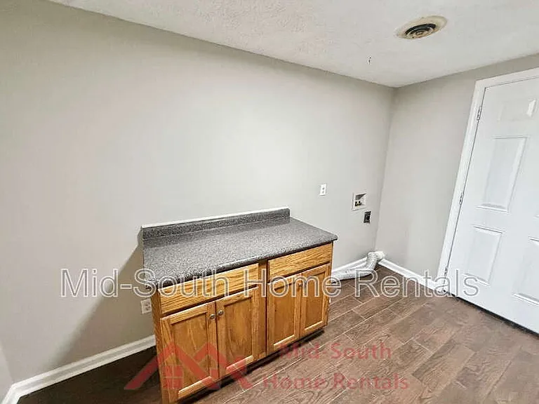 225 N Tipton St #D — Photo 6