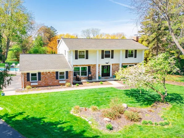46682 Danbridge Ct, Plymouth, MI 48170