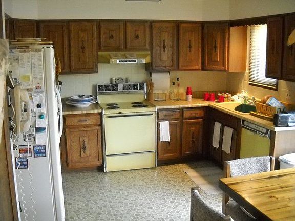 3rd image of 2123 Lake Park Dr