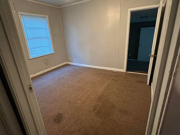 5th image of 107 Marshall St
