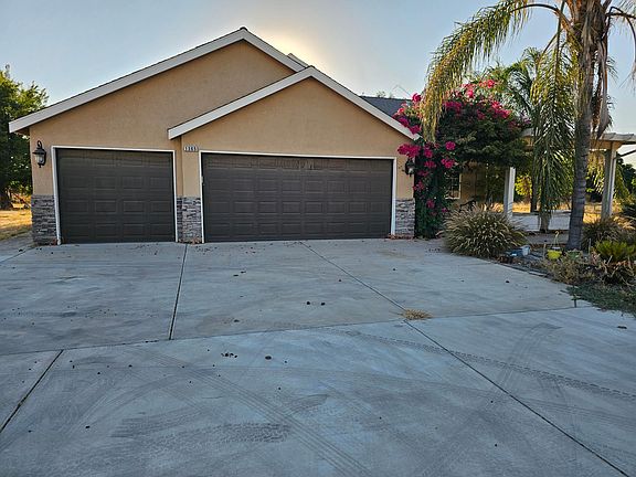 3rd image of 1365 N Valentine Ave