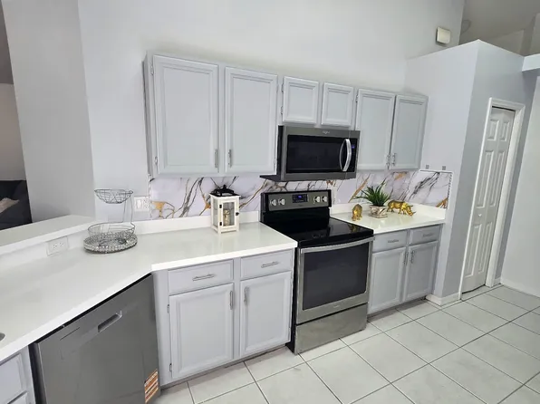 28739 Raleigh Pl, Wesley Chapel, FL 33545