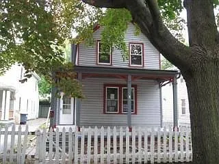 1860 W 44th St photo 1