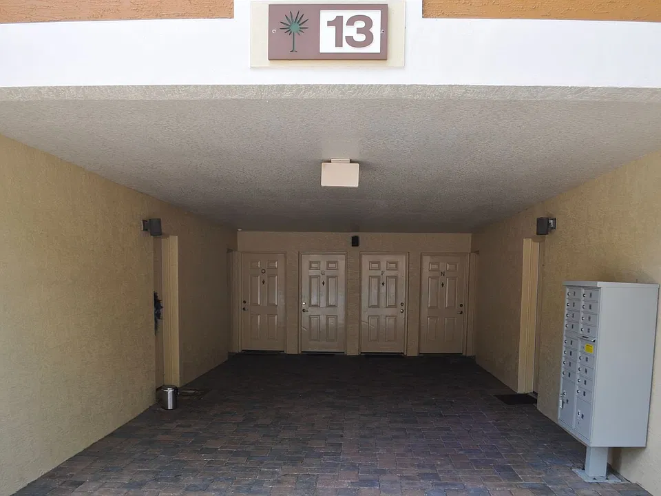 4600 E Moody Blvd #13N