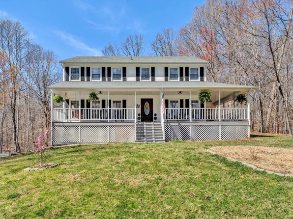 210 Brookledge Dr, Vinton, VA 24179